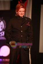 Rohit Bal at Khushii Aids Fundraiser in Delhi on 6th April 2011.jpg
